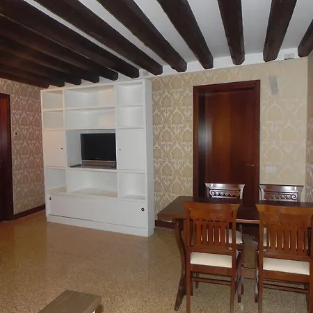 - Piazzale Roma Appartement *