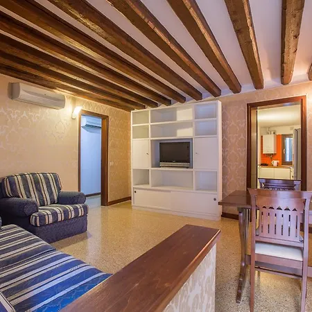 Home Venice Apartments - Piazzale Roma Lägenhet *